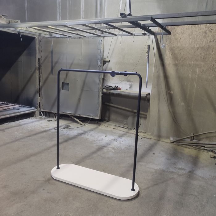 Рейлы с лдсп ,в магазин одежды.