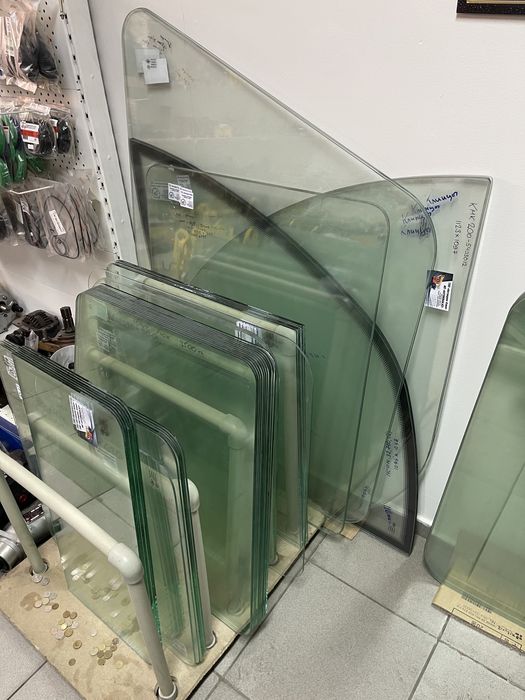 Стекло кабины крановщика