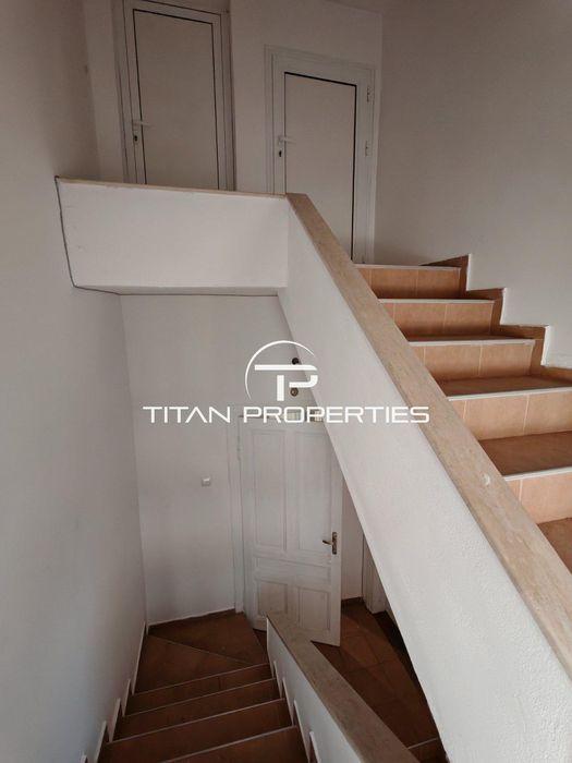 Дава се под наем Етаж от къща в Пловдив, Център - 130 кв.м за 500 € - Снимка #11