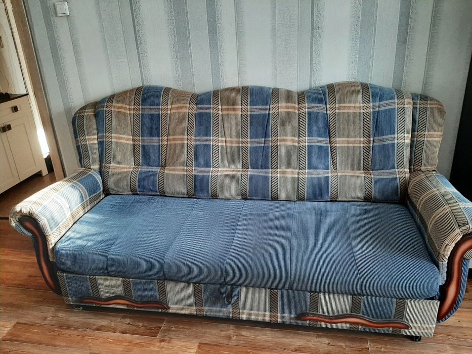 Продам диван и 2 кресла ,1 этаж, самовывоз,район магазин Айгуль