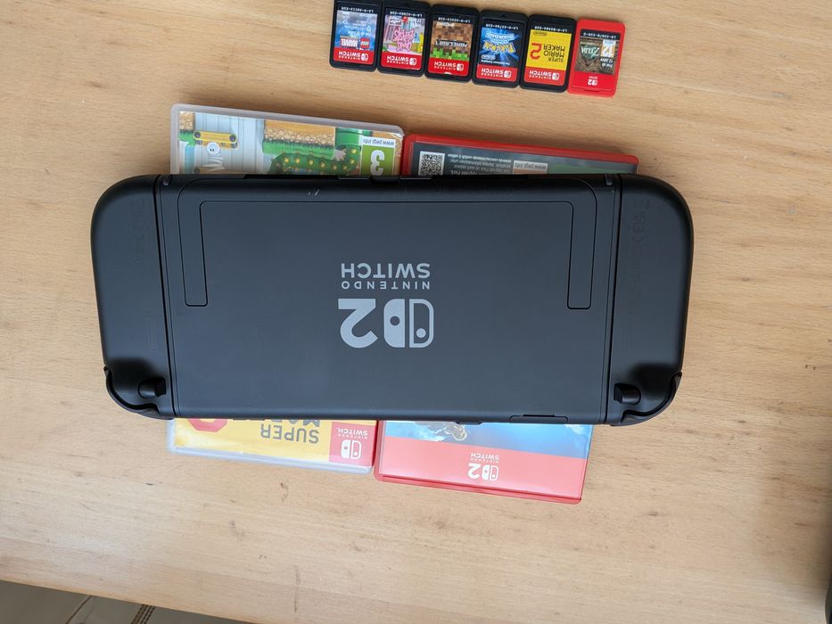 Consola Nintendo Switch 2 cu 6 Jocuri + Controller