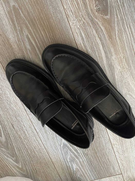 Продам черные лоферы (почти новые)
