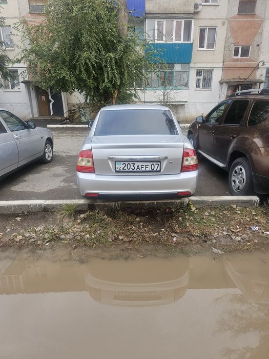 Продам автомобиль лада приора2 2013год