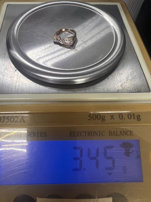 Продам золото б/у хорошего качества.