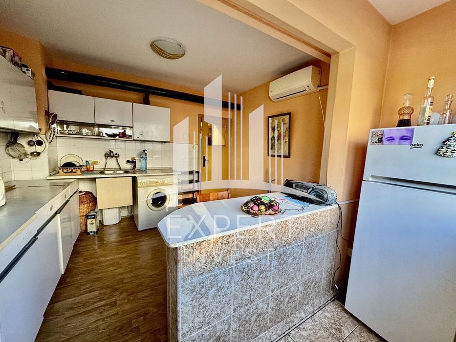 Дава се под наем Четиристаен апартамент в Варна, Цветен квартал - 85 кв.м за 158597.76 € - Снимка #1