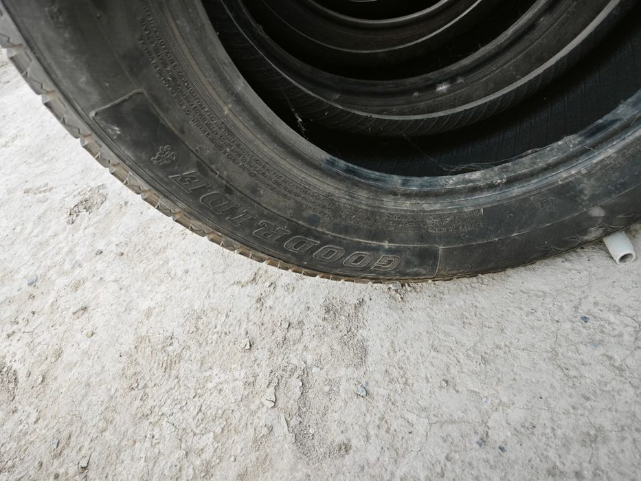 Продам зимние шины 215/60R16