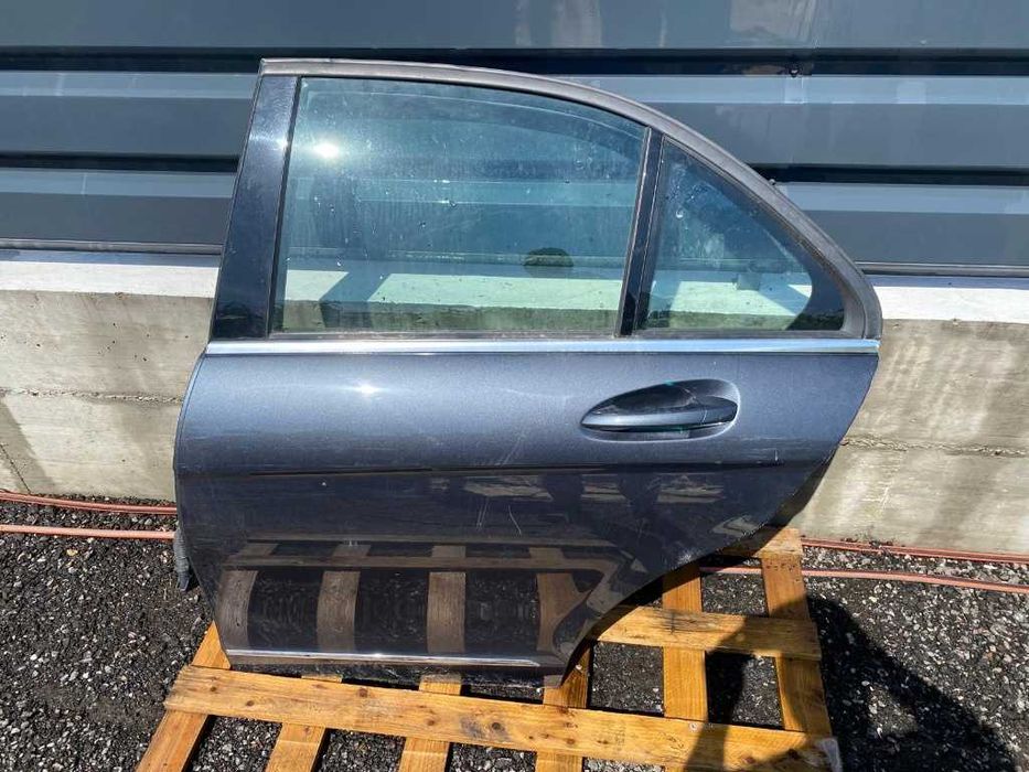 Usa stanga dreapta spate berlina mercedes c class w204 berlina culori