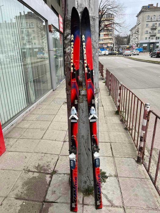 Продават се ски KASTLE 90