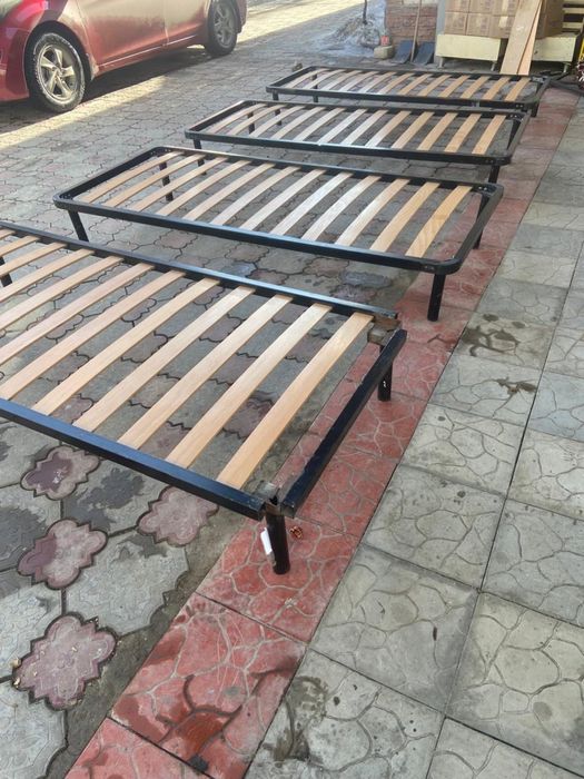 срочно продаю мебель кровать