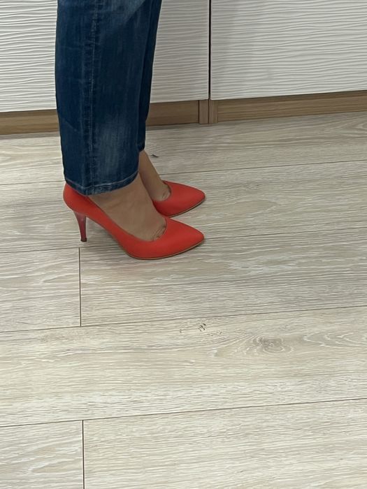 Pantofi stiletto corai mar.39