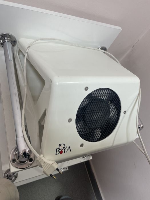 Пылесос, вытяжка для маникюра