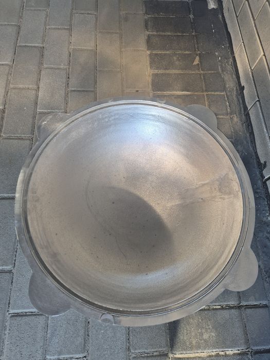 Продам казан новый с крышкой