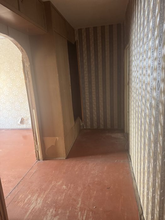 Продам трехкомнатную квартиру