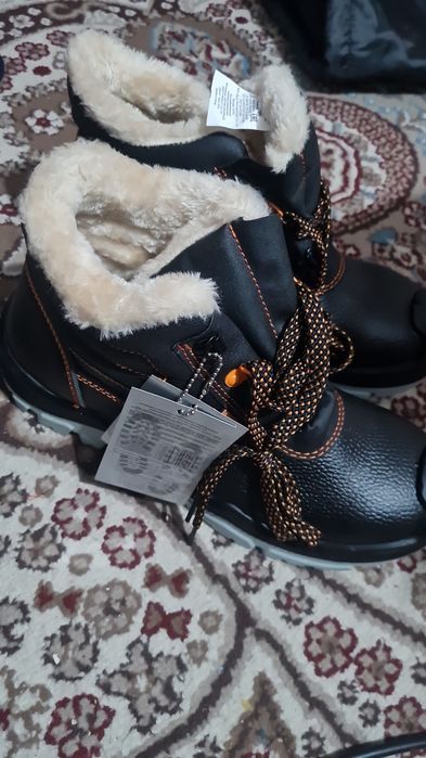 Рабочие ботинкии