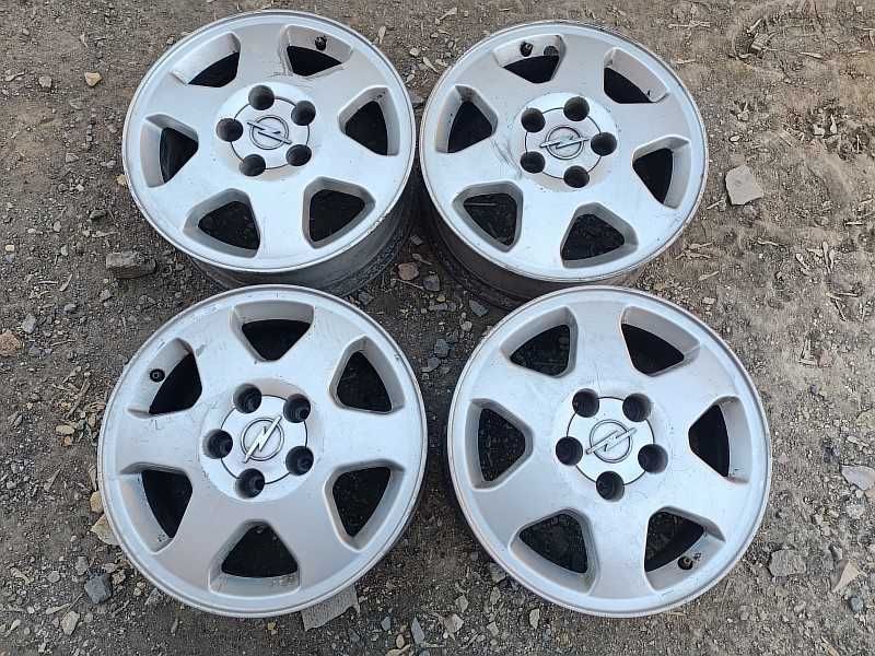Продам оригинальные легкосплавные диски на автомашину Opel