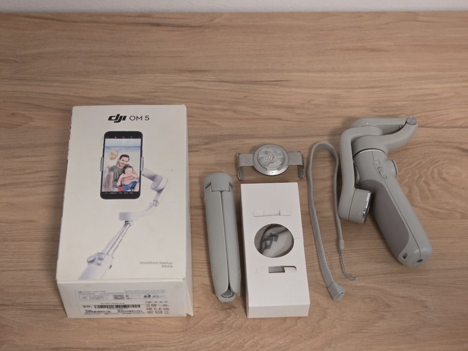 DJI Osmo Mobile 5 – Стабилизатор за смартфон (Gimbal) в отлично състояние