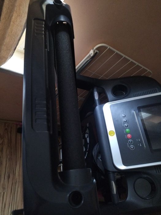 СПЕШНО!!!Бягаща пътека с вибромасажор fit101