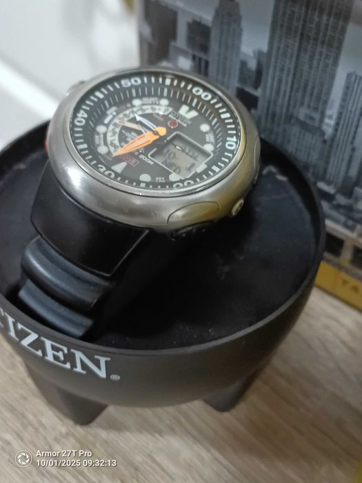 Citizen diver...