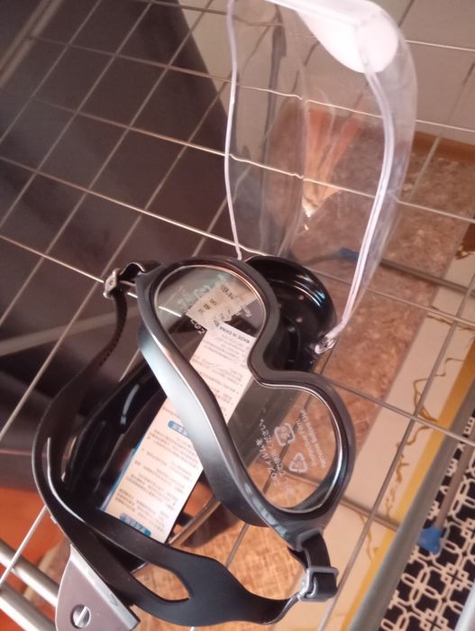 Продам плавательные очки