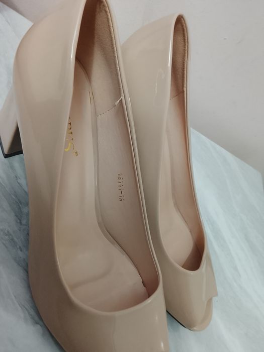 40 razmer tufli sotiladi