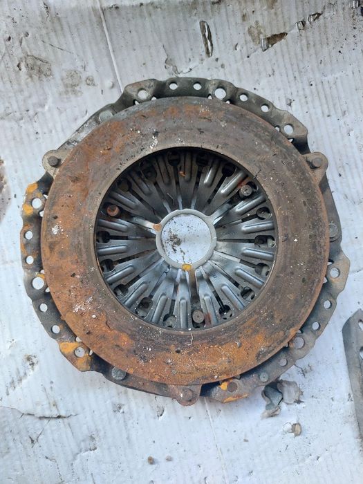 Съединител с притискател е90 е91 бмв  2.0д 184кс bmw e90 e91 2.0d