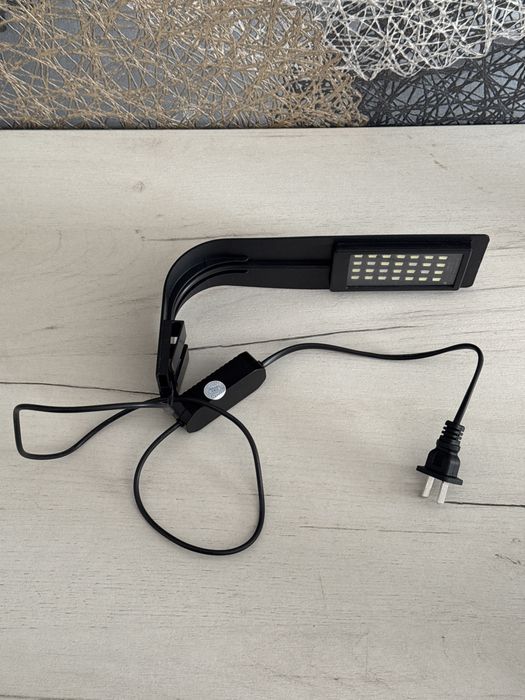 LED лампа для аквариумов с зажимом.