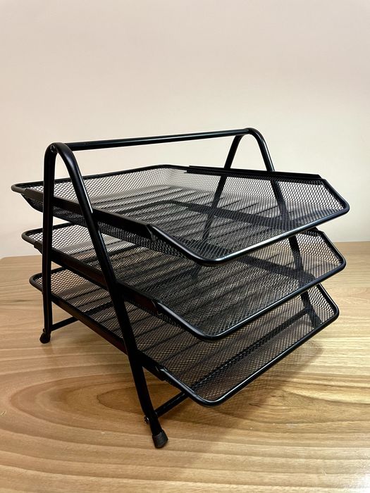 Лоток офисный для бумаг / Qog'ozlar uchun 3 qavatli ofis tepsisi.