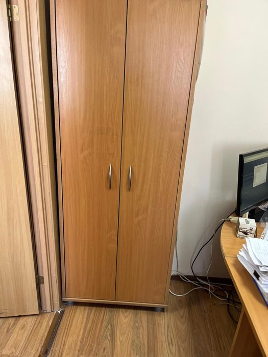 Офисные шкафы/ столики