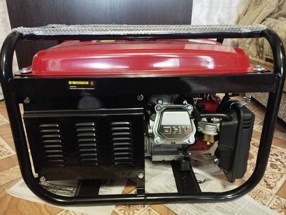 Продам новый бензиновый генератор.