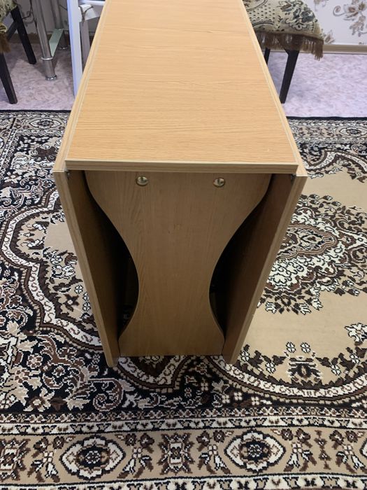 Продам стол книжка