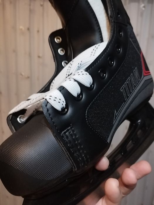 Коньки хоккейные новый