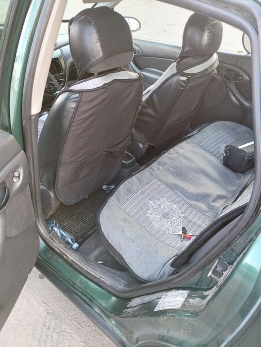 Продам машину на автомате Ford