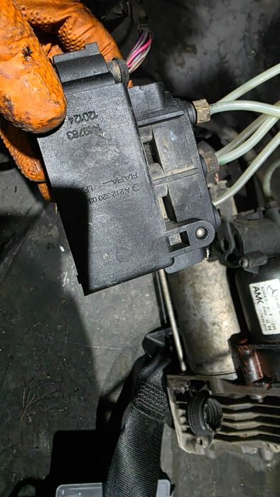 bloc de valve Mercedes A2123200358 ML W166 GLE W221 W212 W218 W222