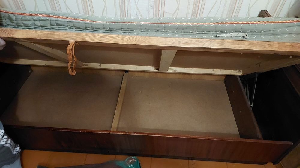 Продам кровать односпальную