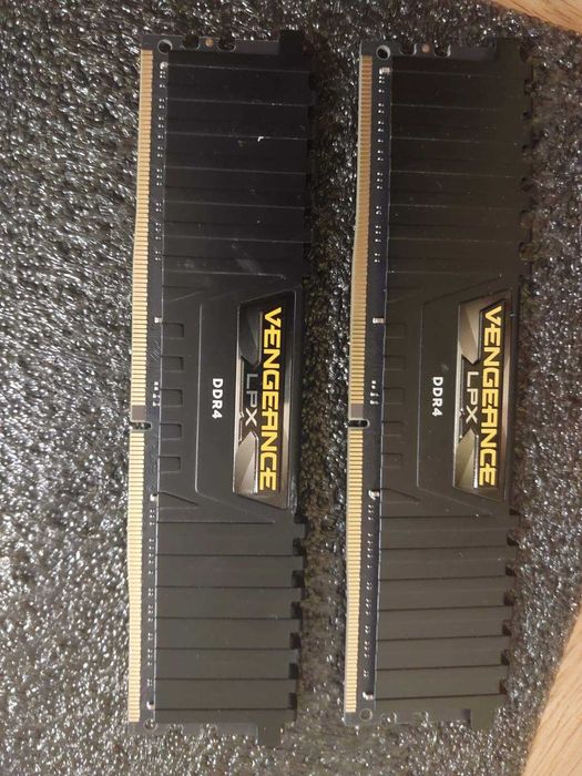 32GB DDR4 3600Mhz CL18 - Corsair Vengance LPX