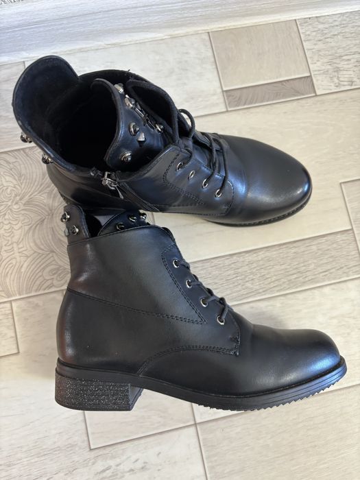 Продам сапожки осень-весна