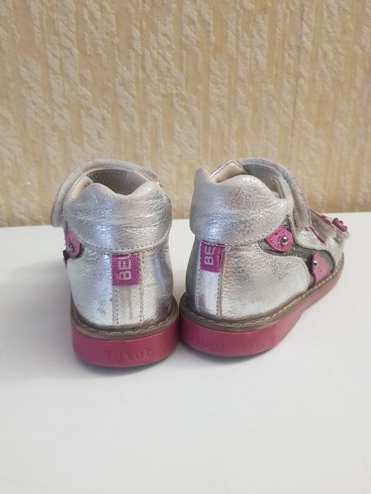 Детские ботинки, кроссовки, сандали.