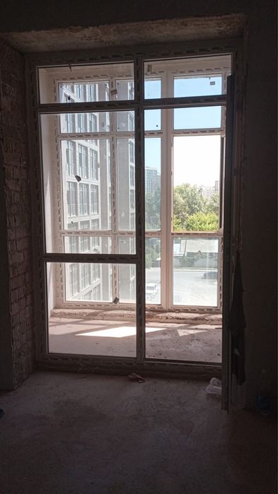 Продам витражное окно ( пластиковое) ширина 165 см., высота 265 см.