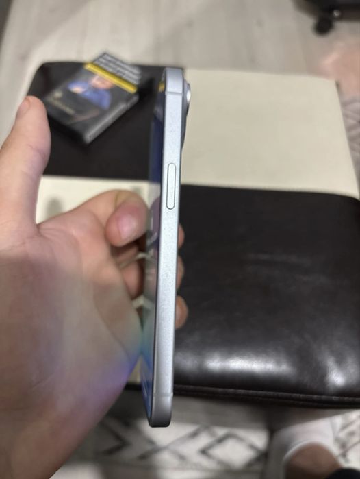 Vand iphone 15 pentru piese recarosare