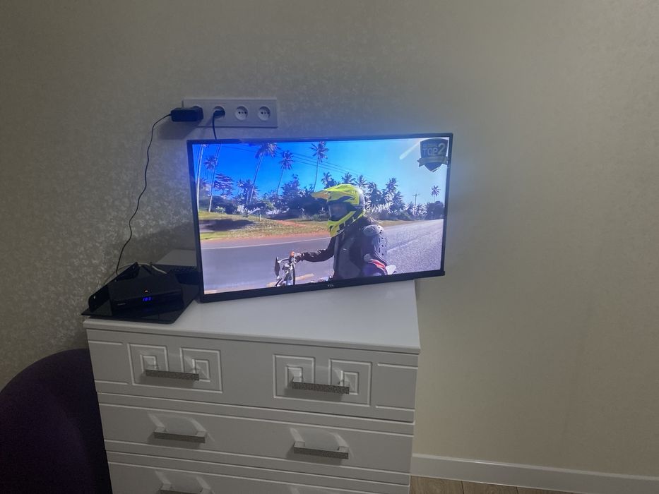 Продам новый телевизор ТCL  д 32/81