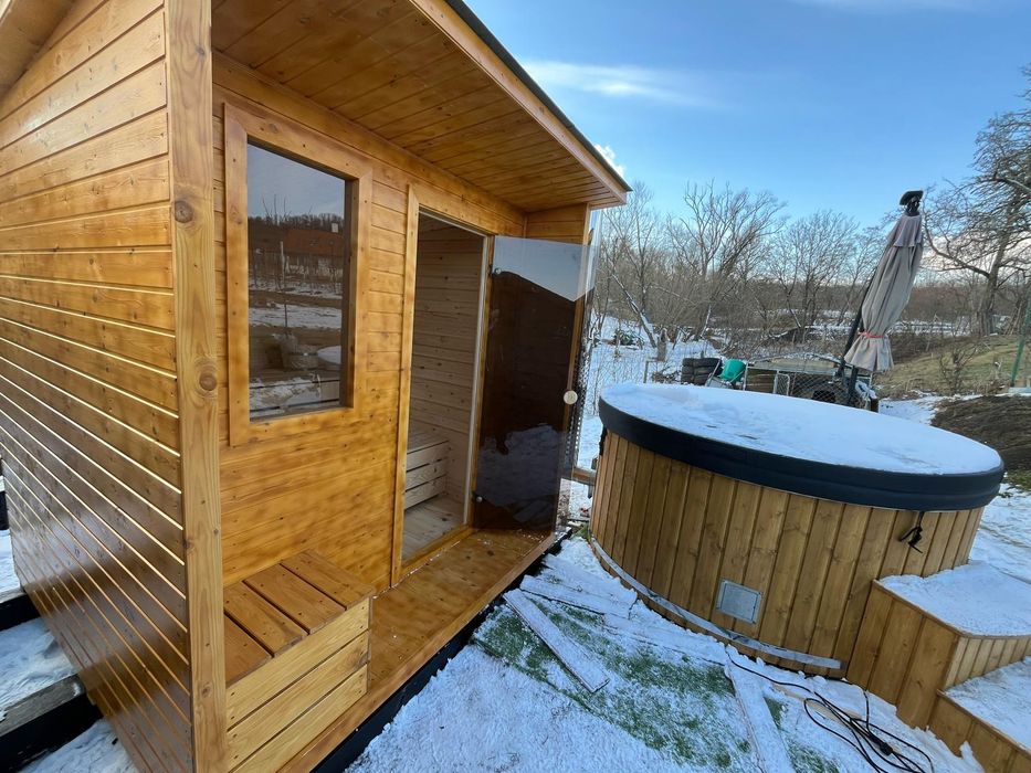 Pachet Sauna Cub & Ciubar Jacuzzi