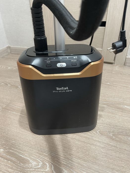 Продается отпарователь  утюг в отличном состоянии