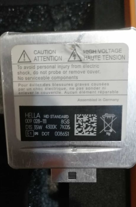 ксенонови крушки D1S 35W HEJALUX и HELLA-60 лв за двете