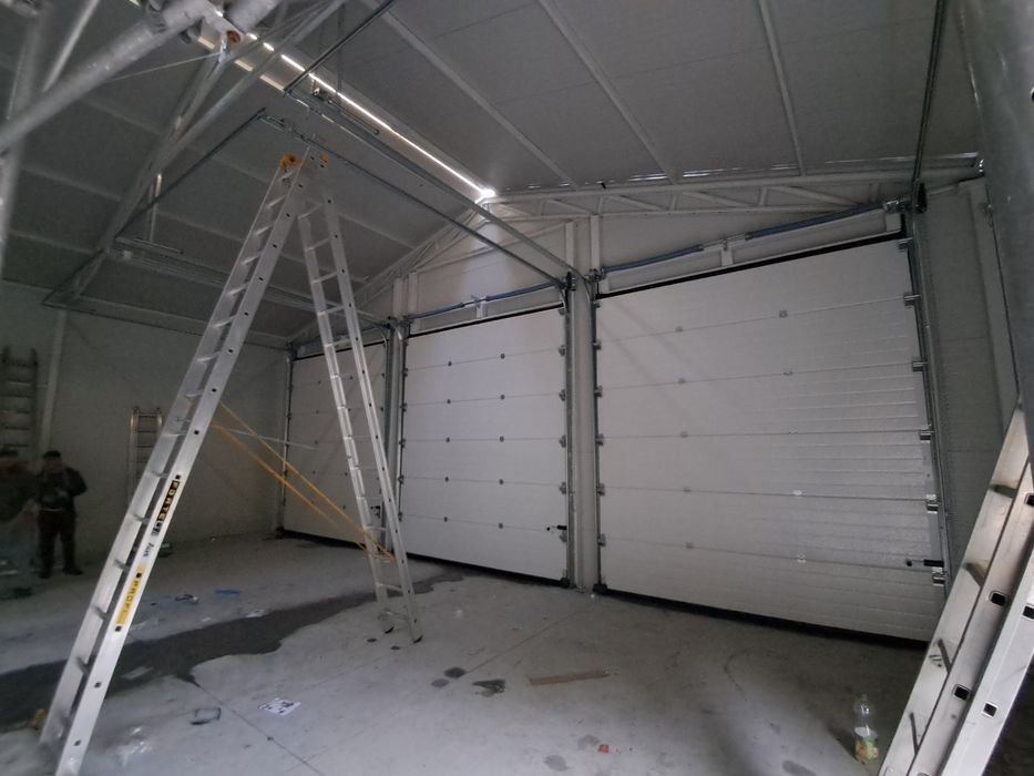 Usa Industriala Secționala * Premium si Rezistenta