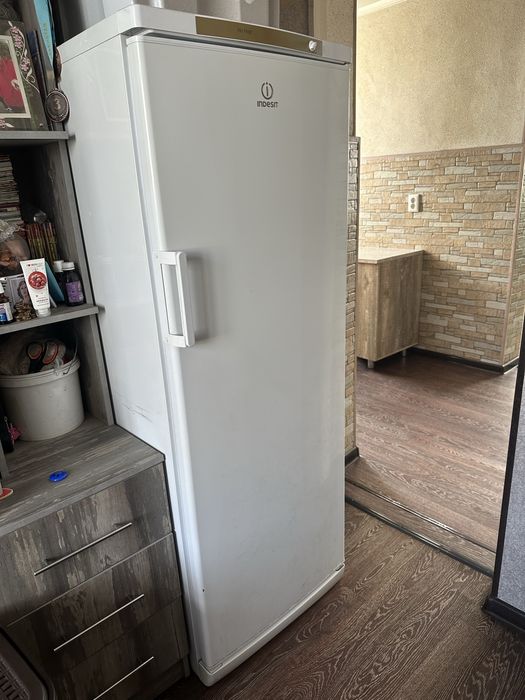 Продам, сдам неработающую морозильную камеру, возможно на запчасти