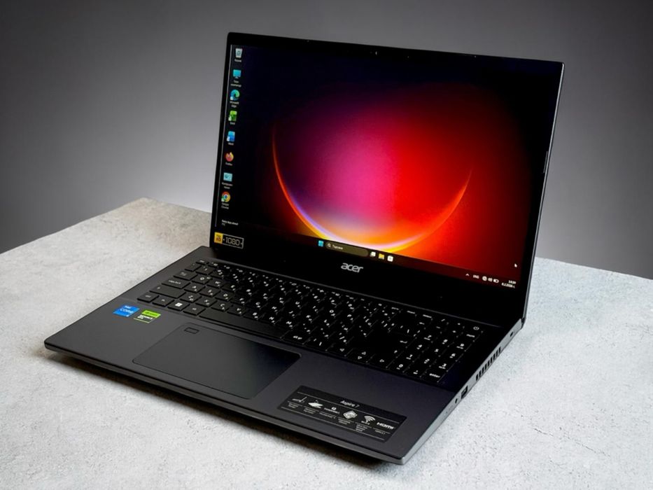 Лаптоп Acer Aspire 7 15.6" Full HD i5-12450H 16RAM 512GB RTX 2050 Перфектен! 2г.Гаранция