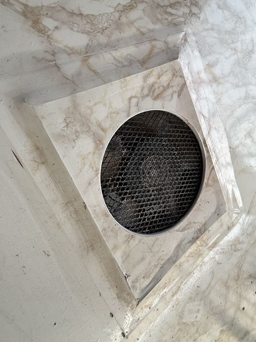 Masa manichiura cu aspirator