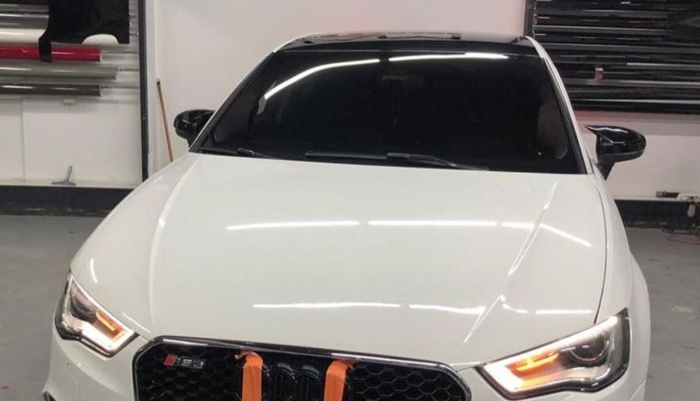 Capace oglinzi Audi A3 8V model Batman negru lucios