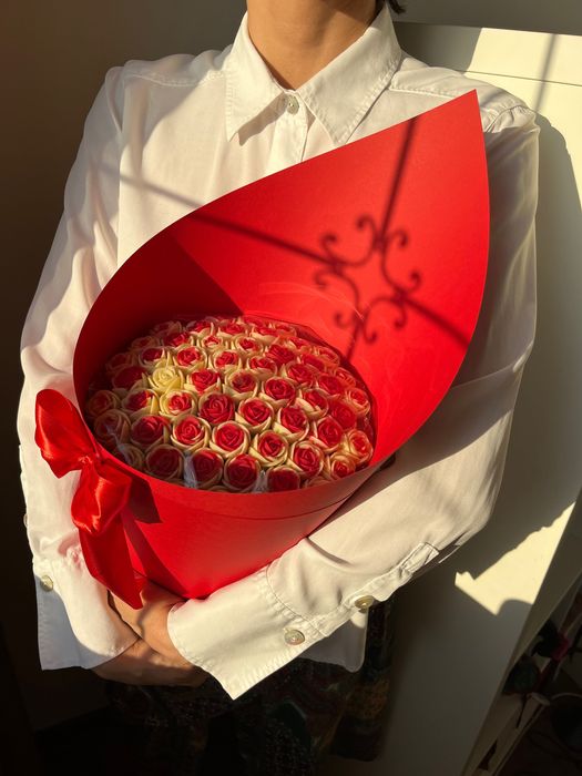 Розы в букетах из шоколада