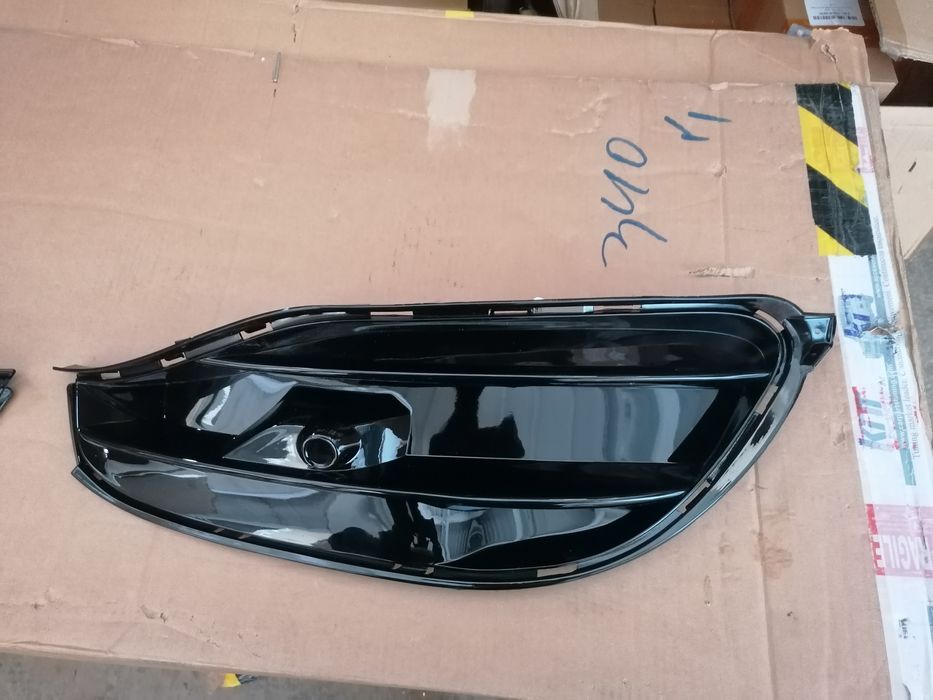 Grile bara fata Mercedes Benz W117 A45